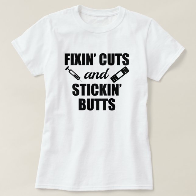 Fixin klipper, och Stickin knuffar den roliga Tee Shirt (Design framsida)