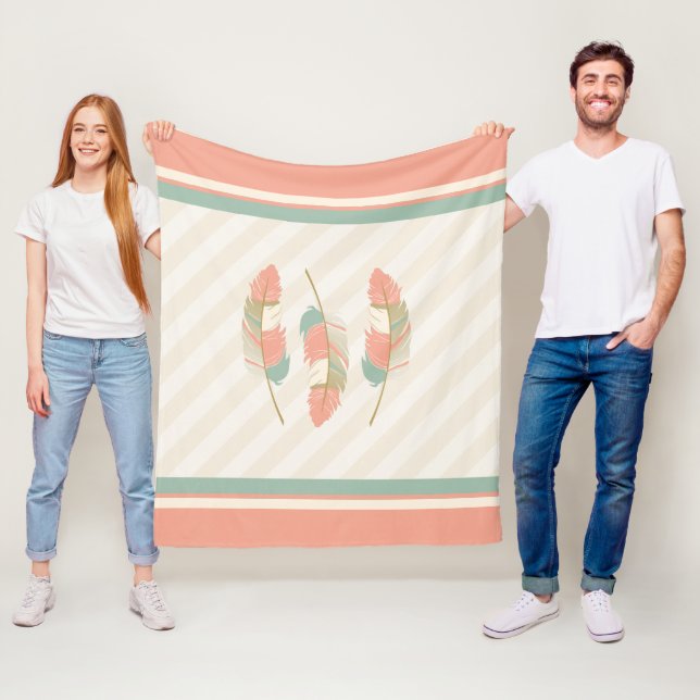 Fjädrar i Cream, Mint Grönt och Coral Fleecefilt (På plats)