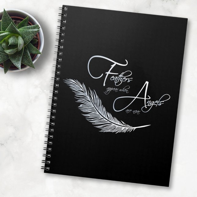 Fjädrar visas när Änglar är nära Anteckningsbok (Skapare uppladdad)