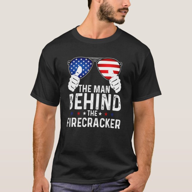 Fjärde  i juli Graviden mannen bakom FoU T Shirt (Framsida)