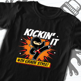 Fjärde Klass Ninja Kick första dagen Back to schoo T Shirt