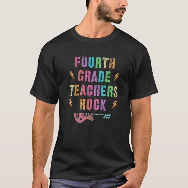 FJÄRDE KLASS-TEACHERS-STEN-teamet 4:e Redot i löne T Shirt (Framsida)