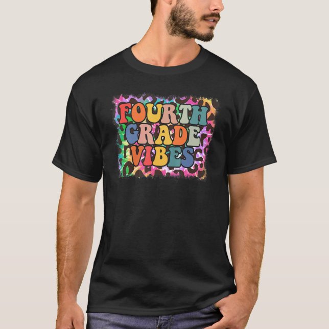 Fjärde Klass Vibes Leopard Tie Dye Back to school T Shirt (Framsida)