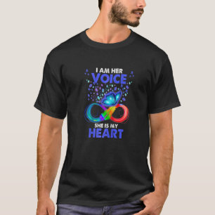 Fjäril Jag är hennes röst Hon är mitt hjärta Autis T Shirt