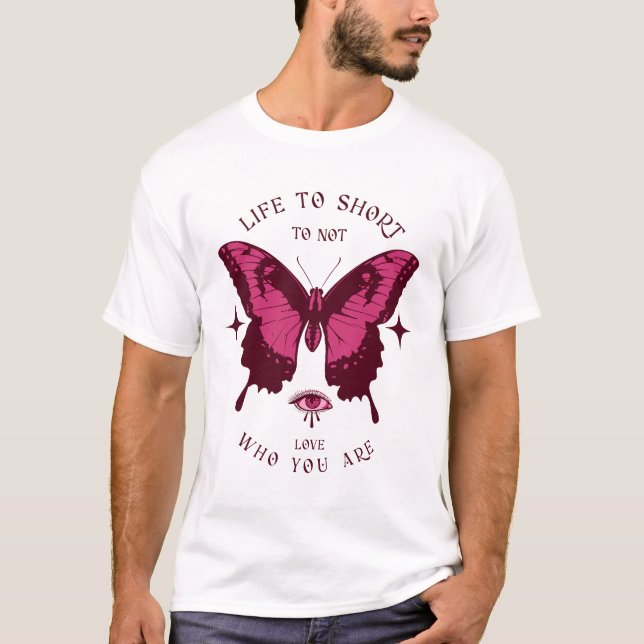 Fjäril SVG | Livet är för kort Citat T Shirt (Framsida)