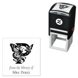 Fjärilmonogram med bokstaven P Från bibliotek av Självfärgande Stämpel