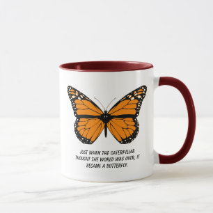 Fjärilsdesign med citationstecken om liv mugg