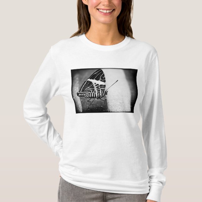 fjärilskorsning tee (Framsida)