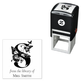 Fjärilsmonogram Bokstav S Från Biblioteket Hos Självfärgande Stämpel