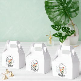 Fjärt och underfullt gjord presentaskar