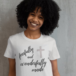 Fjärt och underligt gjort kristet T-shirt