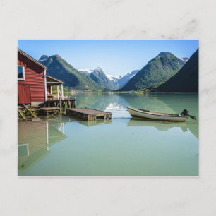 Fjordlandskap med bojor och berg vykort