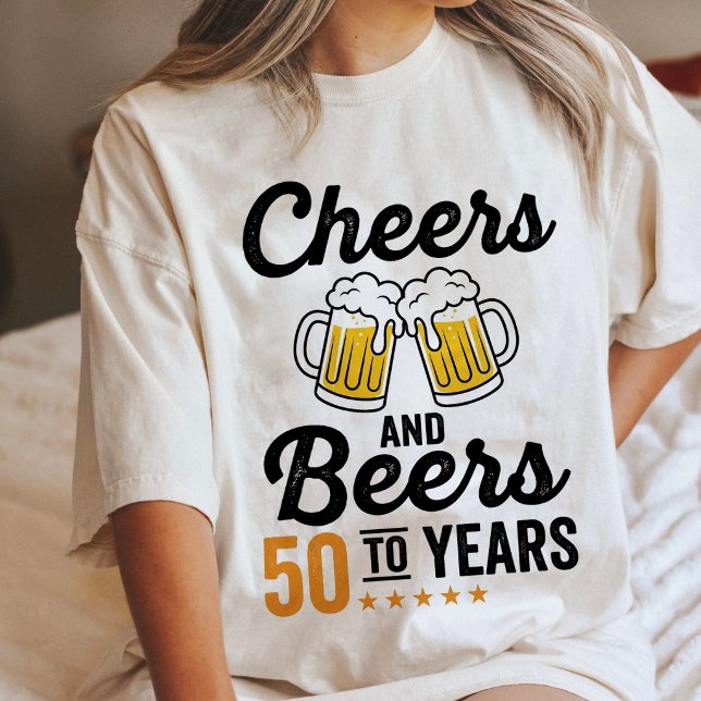 Fjuttioårspresent Cheers And Beers T Shirt (Skapare uppladdad)