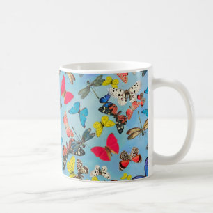 Fläckande, färglös fjäril för trendig från vår kaffemugg