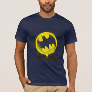 Fladdermus-symbol som märkts över Justice League T-shirt