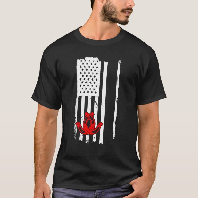 Flag USA Horseshoe Pitching T Shirt (Framsida)