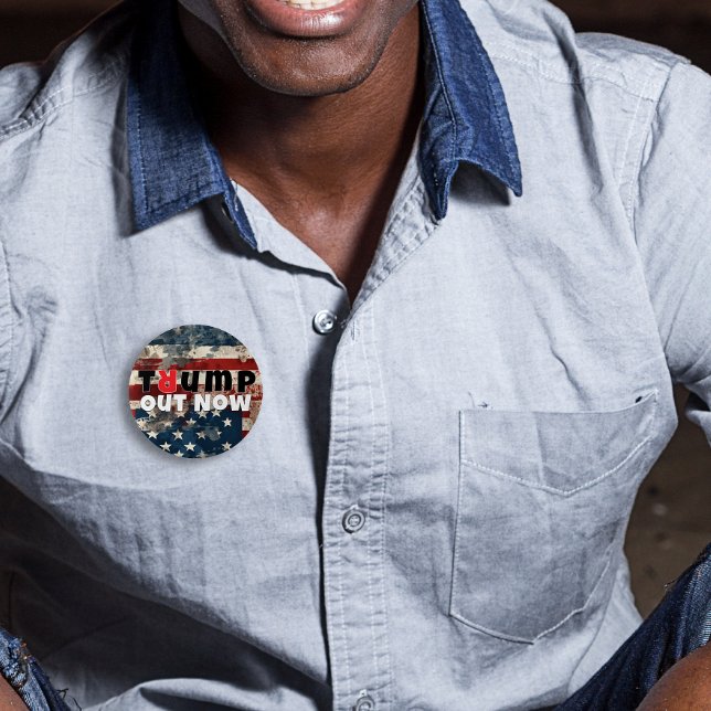 Flagga för antitrumpproteströrelse knapp (Skapare uppladdad)