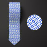 Flagga i Israel Mönster Slips<br><div class="desc">Flagga i Israel Mönster Necktie belyser land färg i landet från en avstånd genom att använda en smart vinklad design. Vid närmare inspektion visar det sömlösa repeterbara mönster i lilla flaggor på ett estetiskt tilltalande sätt den nationella land-banderollen.</div>