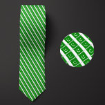 Flagga i Pakistan Mönster Slips<br><div class="desc">Flagga i Pakistan Mönster Necktie belyser land färg i landet från en avstånd genom att använda en smart vinklad design. Vid närmare inspektion visar det sömlösa repeterbara mönster i lilla flaggor på ett estetiskt tilltalande sätt den nationella land-banderollen.</div>