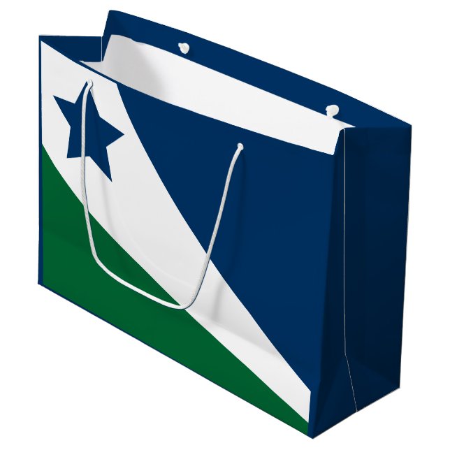 Flagga i Vår Backe, Tennessee (Framsidan Vinklad)