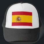 flagga keps<br><div class="desc">Spaniens flagga (spanska: Bandera de España), såsom den definieras i den spanska konstitutionen från 1978, består av tre ränder i vågrät: rött, gult och rött, där gult rand är dubbelt så storlek som varje rött rand. Traditionellt har mitten rand definierats genom gualdas mer arkaiska beteckning, och därmed det populära namn...</div>