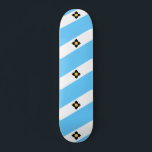Flagga Madison, Wisconsin Skateboard<br><div class="desc">Skateboard med flagga av staden Madison,  Wisconsin; ljusblå och vit flagga med en svart kor och gult cirkel i mitten</div>