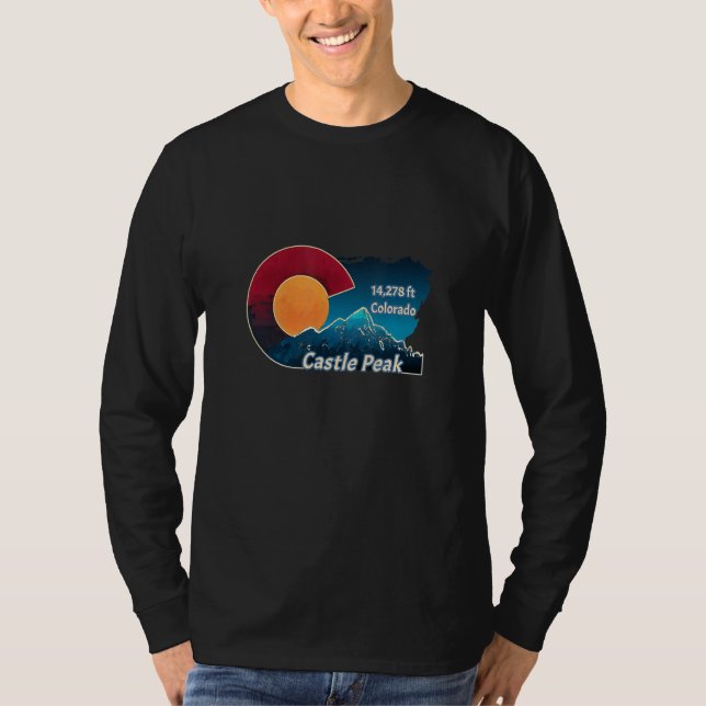 Flagga och bergsformade slottets toppfärgade färg t shirt (Framsida)