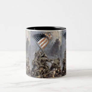 Flagga on Mount Suribachi, Iwo Jima, 1945 Två-Tonad Mugg
