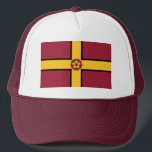 Flagga på Northamptonshire Headsweats Hat Keps<br><div class="desc">Hat med design med en flagga av det historiska grevskapet Northamptonshire,  i England,  Underbar Storbritannien,  maron flagga med guld kor och fylkeskommunens traditionella ro i centrum</div>
