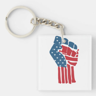 Flagge USA auf einer angehobenen geballten Faust 