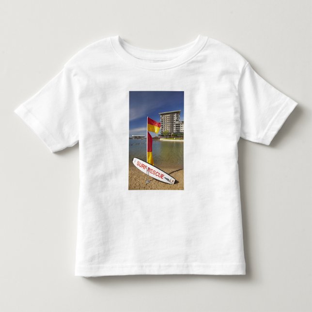 Flaggor och surf räddningsbräda t shirt (Framsida)