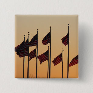 Flaggor vid solnedgång Amerikansk patriotisk USA Knapp