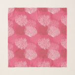 Fläkt Coral Print, Rosa av korall<br><div class="desc">Kvadratisk scarf i mönster under vatten av överlappande fläkt-korall i skuggor av pastel till djup korall rosa och vit på rosa av medelkorall</div>