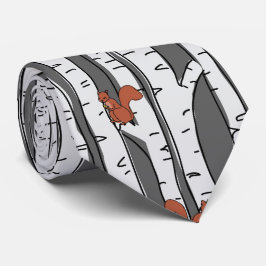 Fläktekorrar i björk träd på grått, akorner under  slips