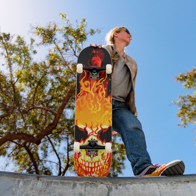 Flaming Döskalle skateboard (Utomhus 1)