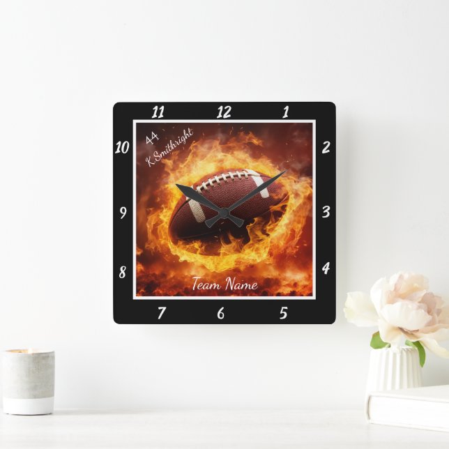 Flaming Football Sportklocka  Fyrkantig Klocka (Hem)