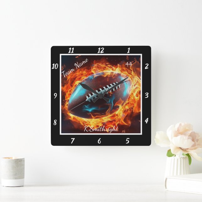Flaming Football Sportlag  Fyrkantig Klocka (Hem)