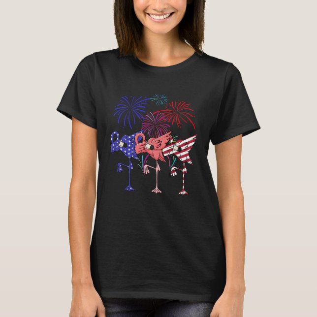 Flamingo American Flag Firework Independence Day T Shirt (Framsida)