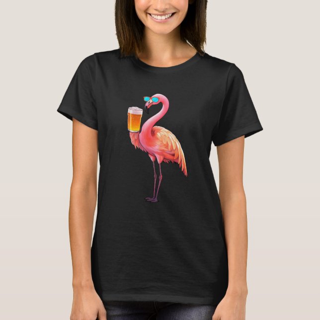 Flamingo Drinking Beer  Pink Flamingo T Shirt (Framsida)
