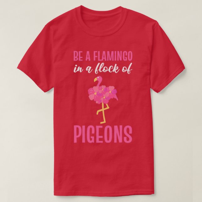 Flamingo i en flock av Rosa Flamingo från svin T Shirt (Design framsida)