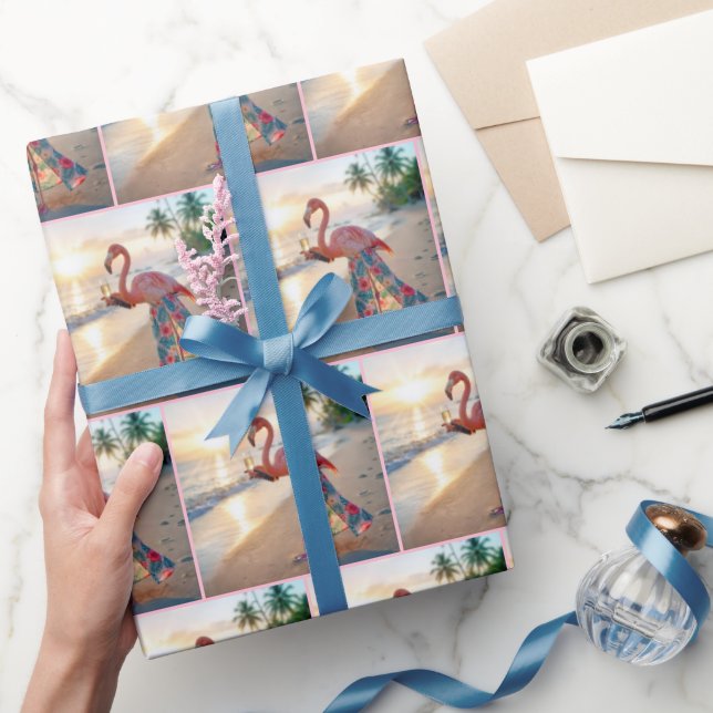 Flamingo i en kjol som håller en champagneflaska presentpapper (Gifting)