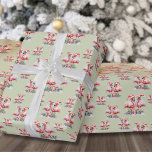 Flamingo-jul Presentpapper<br><div class="desc">Fira helgdagarna med lite surfa och sand med denna papper som innehåller två rosa flingor med presenter vid fötterna och som bär julhattar. Önska dina kära en lycklig julhelg i Bachy stil. Vare sig du bor på en strand eller tropisk plats som Florida, Hawaii, Bahamas, eller bara kärlek vid stranden,...</div>