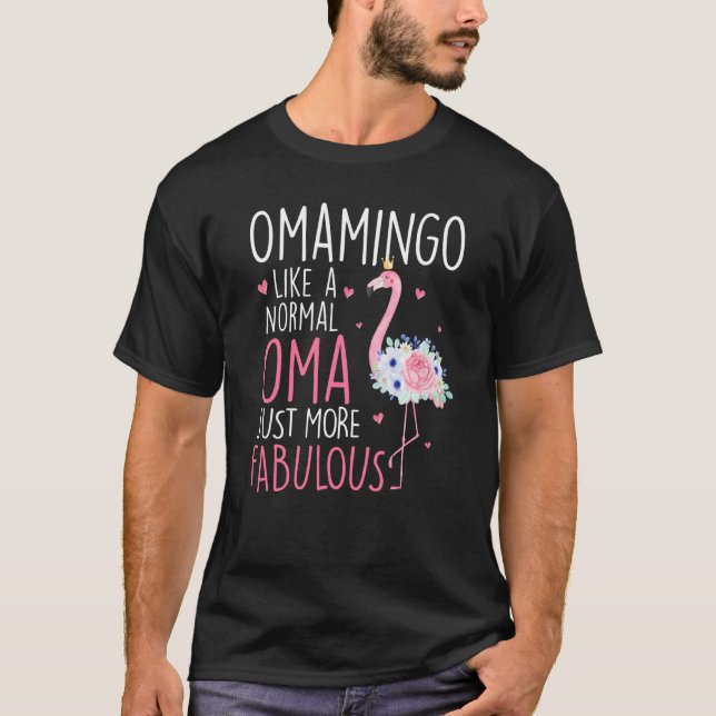 Flamingo Omaming o som en vanlig OMA Blommigt FUNN T Shirt (Framsida)
