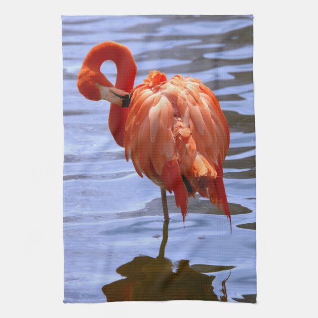 Flamingo på ett ben i vatten kökshandduk (Vertikal)