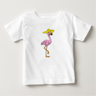Flamingo på stranden med Hat T Shirt