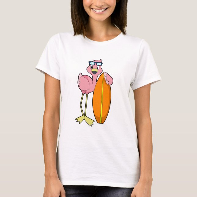 Flamingo som Surfer med Surfboard.PNG T Shirt (Framsida)