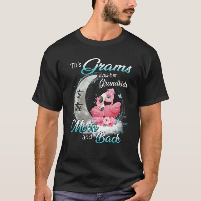Flamingo This Grams Loves Her Grandkids To The Moo T Shirt (Framsida)
