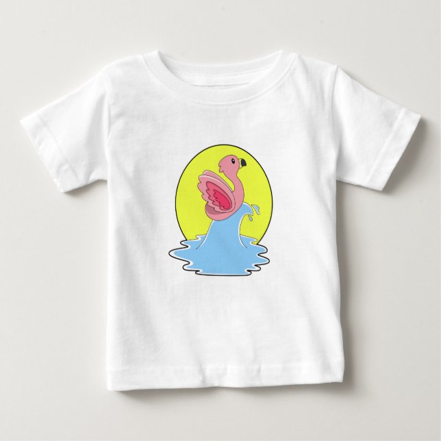Flamingo vid Surfing på Vatten T Shirt (Framsida)