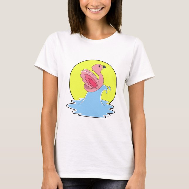 Flamingo vid Surfing på Vatten T Shirt (Framsida)