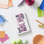 Flamingos in einer Traumwelt - best Mom ever iPad Mini Skydd<br><div class="desc">In einer zarten Traumwelt voller sanfter Farben stehen zwei Flamingos eng beieinander – liebevoll, beschützend, verbunden. Sie symbolisieren die besondere Bindung zwischen Mutter und Kind. Der Schriftzug „Best Mom Ever“ macht dieses Bild zu einer liebevollen Hommage an alle Mamas, die mit Herz, Stärke und Wärme durchs Leben gehen. Ob zum...</div>